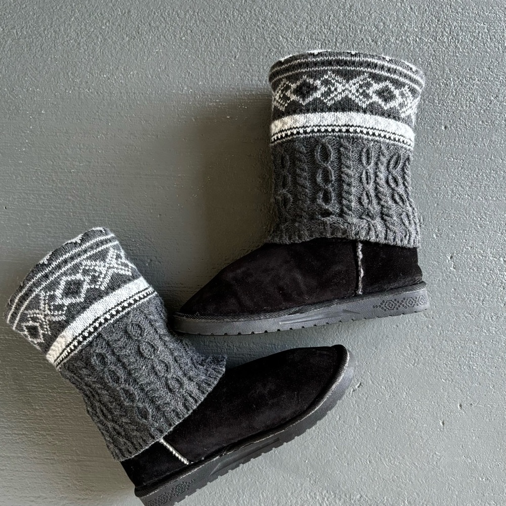 MUK LUK Cheryl Fair Isle Pattern Sweater Knit Fur Lined Side Button Boots - Picture 2 of 14